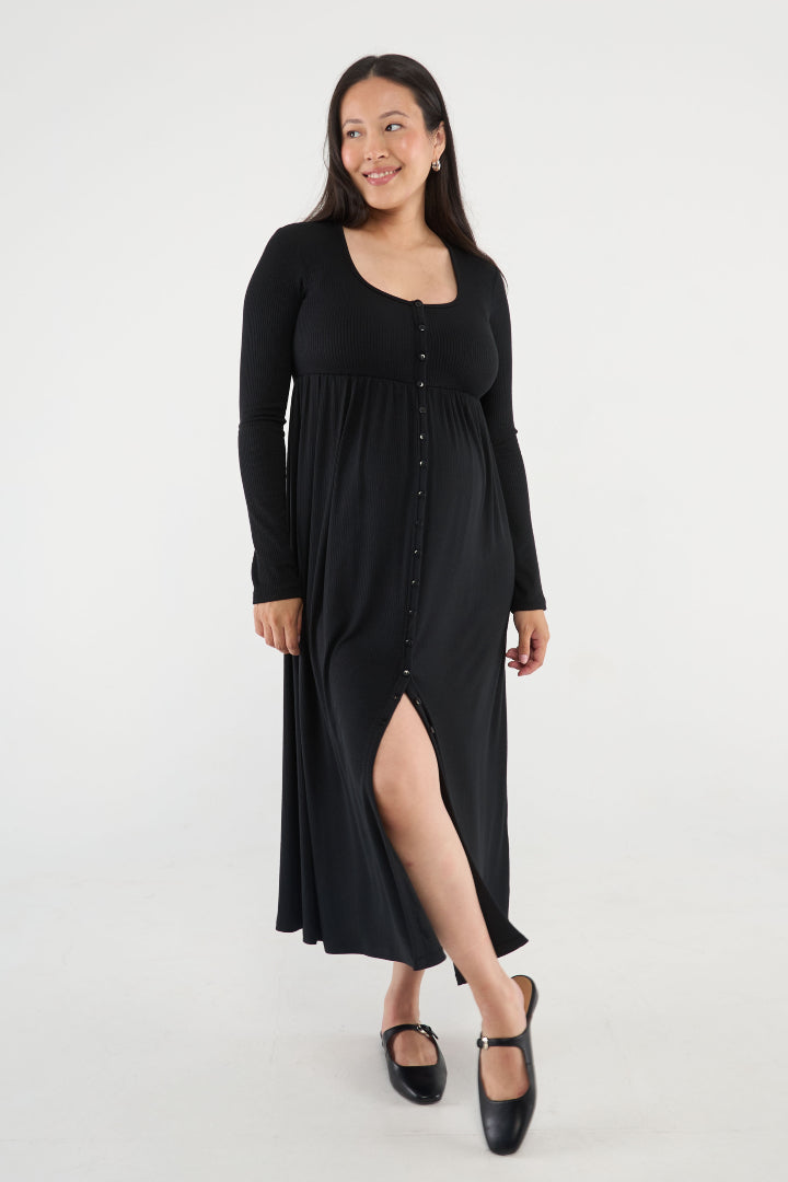 The Cadence Nursing Dress offers effortless style and all-day comfort in ultra-soft modal rib. Long sleeves and a full-length silhouette make it ideal year-round, while the functional button front allows for easy nursing and customizable leg coverage.