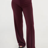 An elevated take on a jersey pant that you’ll wear everywhere. Made in our soft yet structured rib knit, with a high rise waist and full-length straight leg. Your new go-to pant for pregnancy and beyond.
