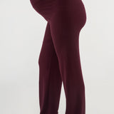 An elevated take on a jersey pant that you’ll wear everywhere. Made in our soft yet structured rib knit, with a high rise waist and full-length straight leg. Your new go-to pant for pregnancy and beyond.