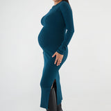 Embrace your curves with the Scarlett Rib Maxi Dress. Crafted from our ultra-soft baby rib fabric, this dress provides impressive stretch and retention. The bodycon fit gracefully hugs your bump, and the side slit allows for easy movement.