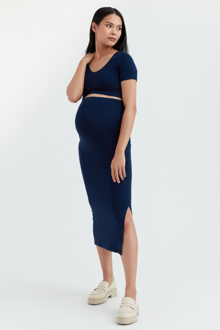Soft Essential Bamboo Maternity Crop Top (Navy) – Carry Maternity Canada