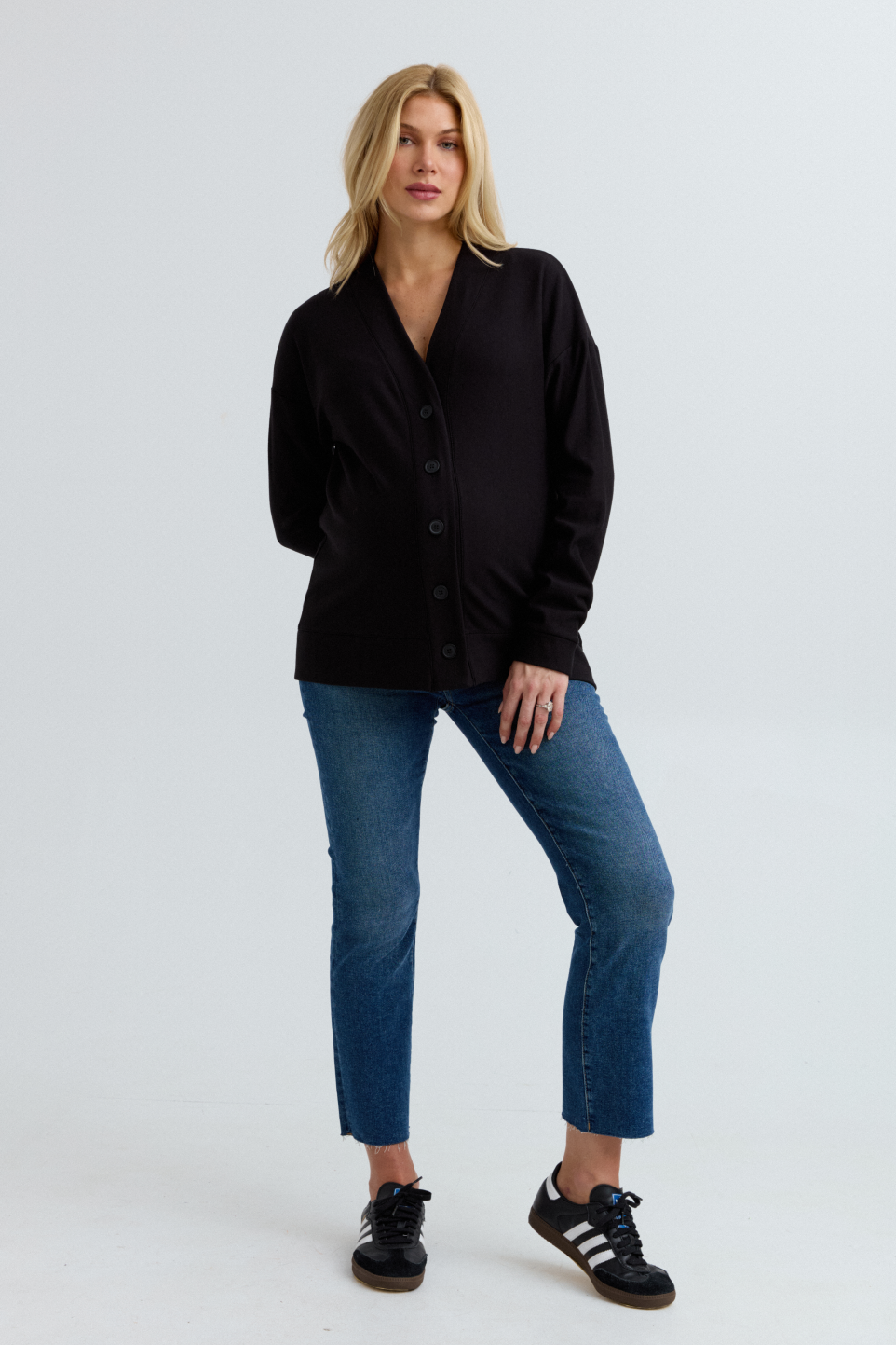 Cozy Fleece Relaxed Maternity Cardigan (Black) | CARRY