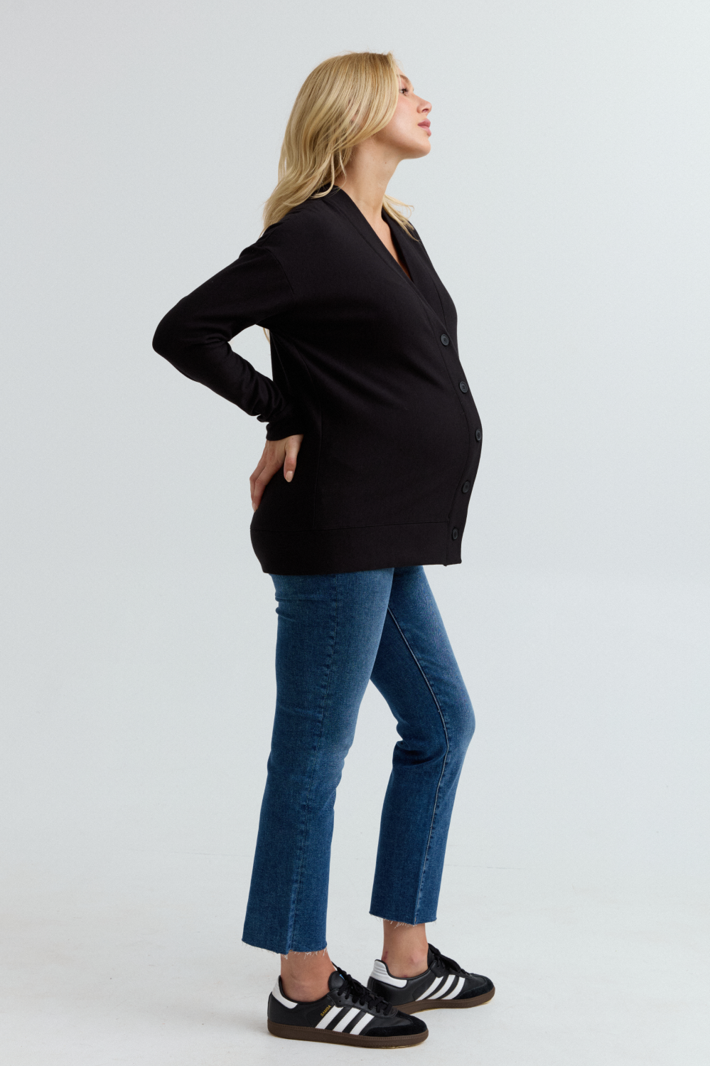 Cozy Fleece Relaxed Maternity Cardigan (Black) | CARRY