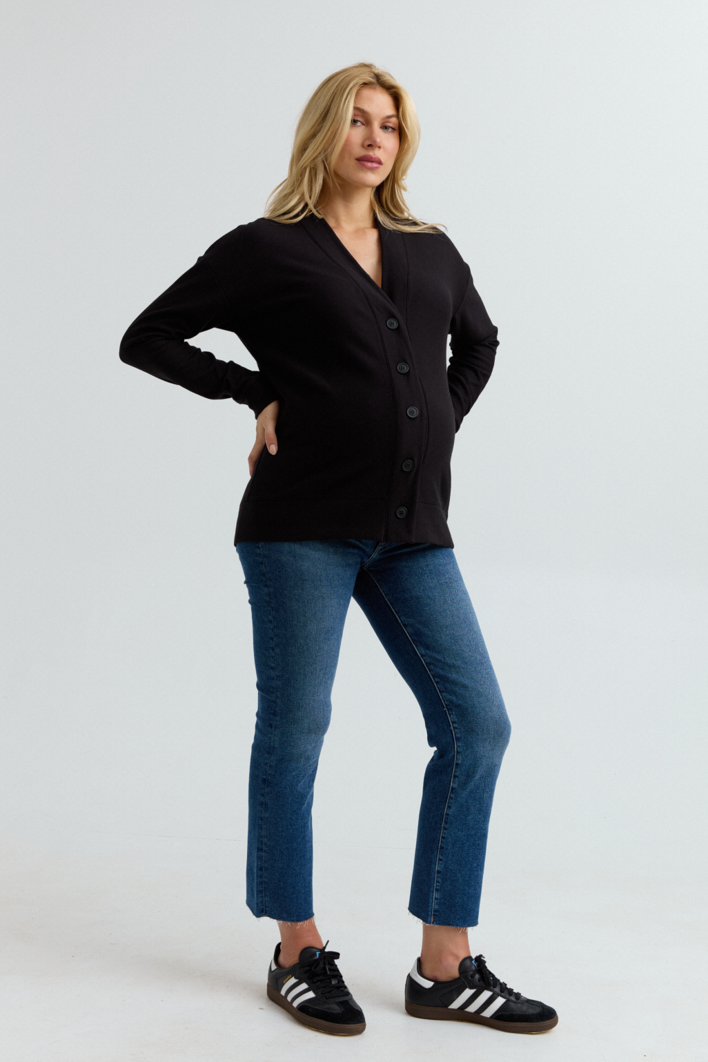 Cozy Fleece Relaxed Maternity Cardigan (Black) | CARRY