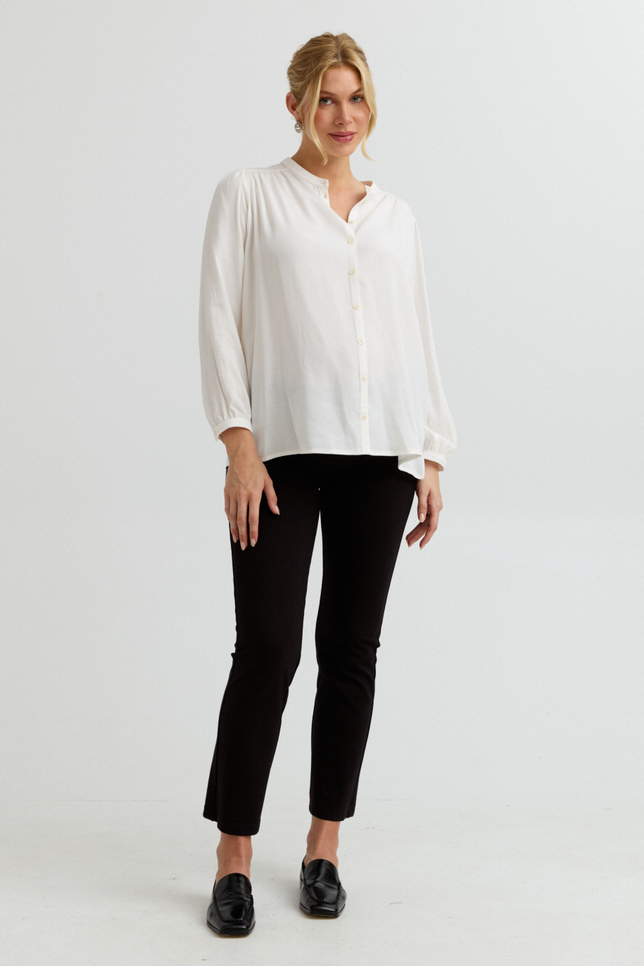 Eden Feminine Button-Up Maternity Shirt (Ivory) | CARRY