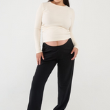 Made from soft, breathable Lyocell fabric, the Everyday Sweatpant sits comfortably below the bump with an elastic waist and ankle cuffs for a secure fit without pressure. The relaxed leg and single back pocket add casual style, while the low-rise design sits comfortably under growing bellies for all-day ease.