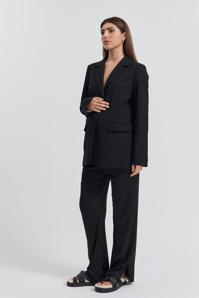 Relaxed Boyfriend Maternity Blazer (Black) | Legoe Heritage