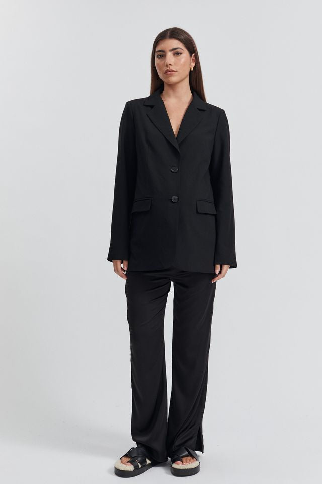 Relaxed Boyfriend Maternity Blazer (Black) | Legoe Heritage