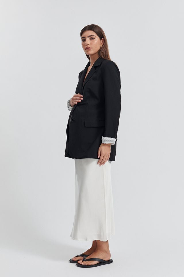 Relaxed Boyfriend Maternity Blazer (Black) | Legoe Heritage